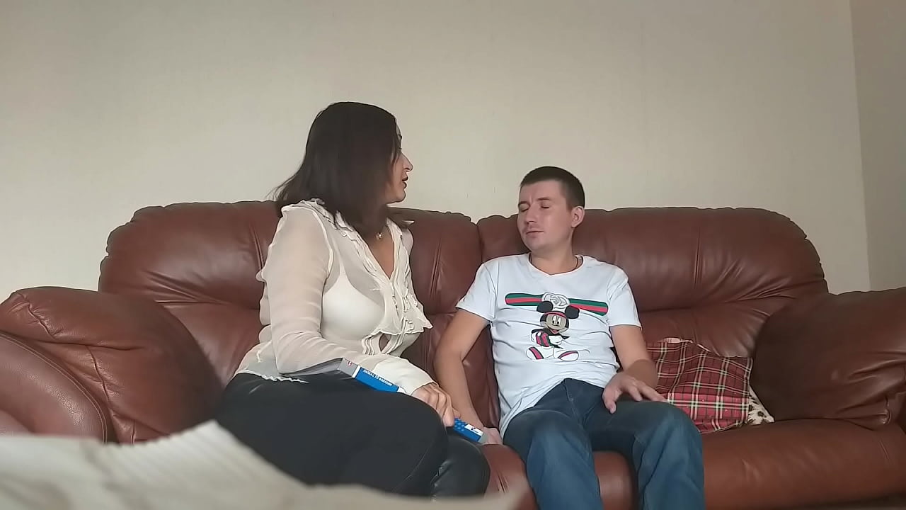 Alumna tímida follada profesor insaciable (Milf Alina Tumanova)