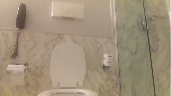 Na bañeira cunha pelirroja.