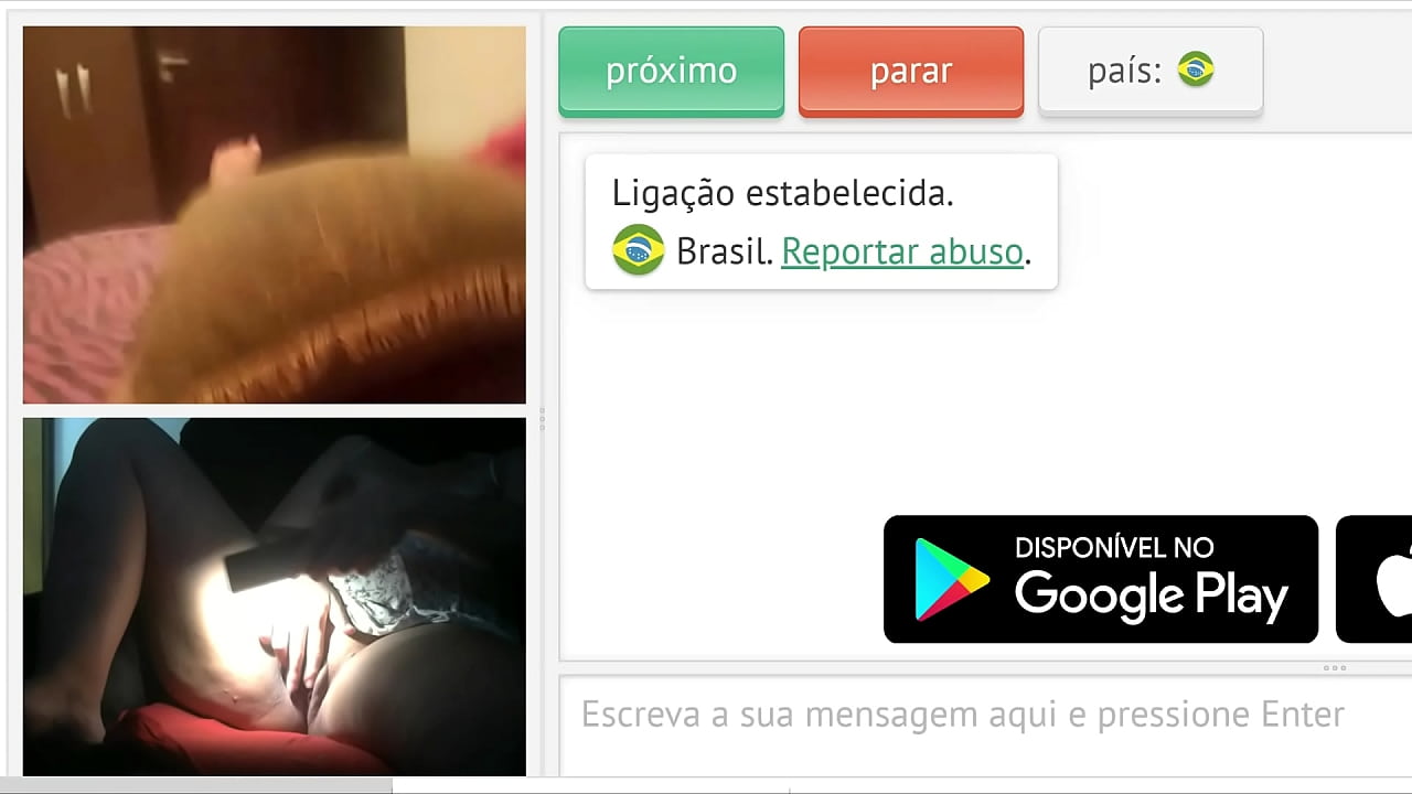 enganando mentres o marido traballa, a muller quente mostra o teu coño a descoñecidos